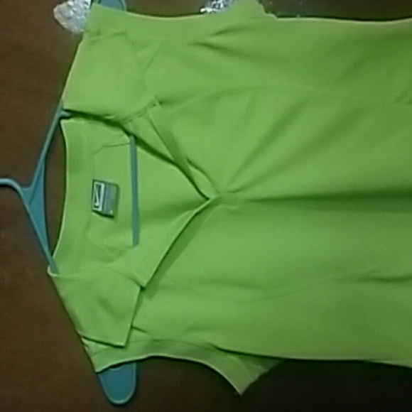 Nike shirt - Picture 4 of 4